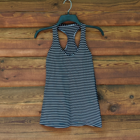 Lululemon woman's cool racerback tank top - Picture 2 of 4
